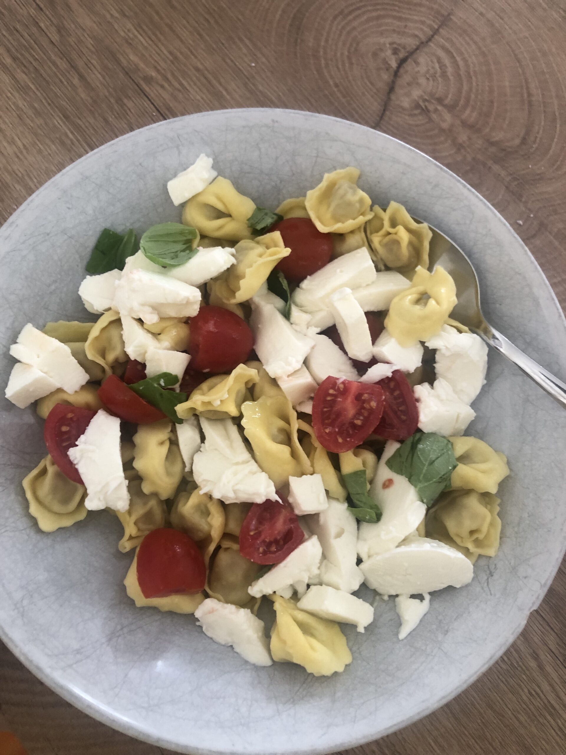 The Ultimate 15-Minute Tortellini Salad: Quick Office and School Lunch Idea